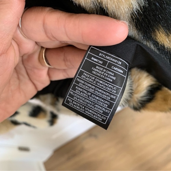 Cupcakes and Cashmere Leopard Coat - Picture 6 of 8